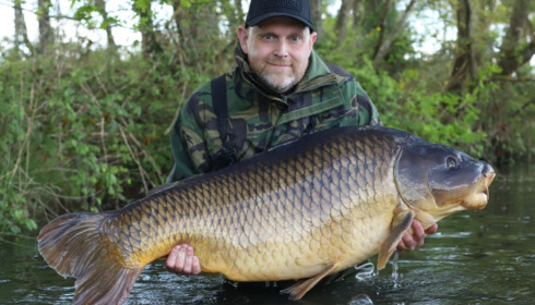 A 76 lb 4 oz fish from Old Oaks, Roy with his PB !, Apr 2025