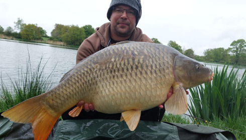 A 33 lb 7 oz carp from Ragon, Apr 2025