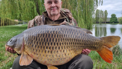 A 57 lb fish from Seigneurie, big common, Apr 2025