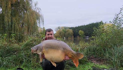 A 44 lb fish from Seigneurie, mirror, Oct 2024