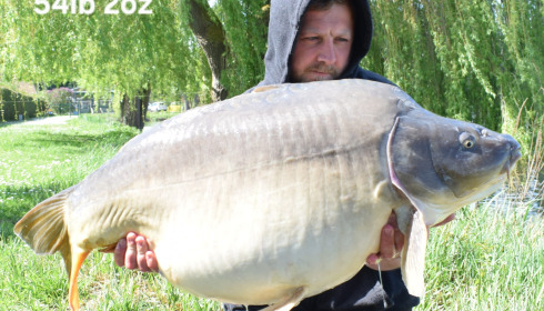 A 54 lb 2 oz fish from Seigneurie, another common, Apr 2025