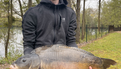 A 32 lb carp from Sky Lake, Jack Higgins (new pb), Apr 2023