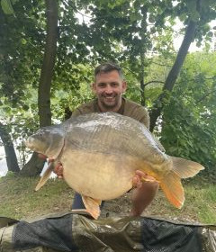 A 36 lb fish from Sky Lake, Big mirror, Jul 2023