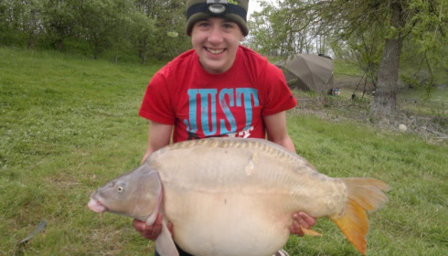 A 43 lb 8 oz carp from Beaurepaire, Billy Venton, Apr 2012