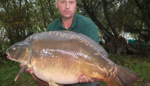 A 44 lb 12 oz carp from Beaurepaire, Jay, Oct 2014