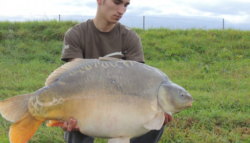 A 41 lb carp from Beaurepaire, Oct 2012