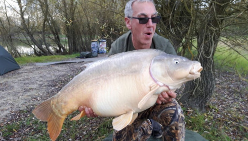 A 39 lb carp from Beaurepaire, Mark, Nov 2017