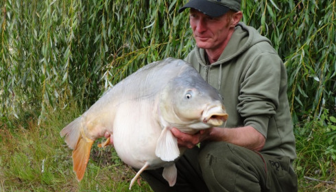 A 40 lb 2 oz carp from Beaurepaire, Daz, Oct 2014