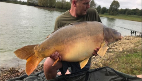 A 61 lb 10 oz carp from Beaurepaire, Joel Renshaw, Oct 2017