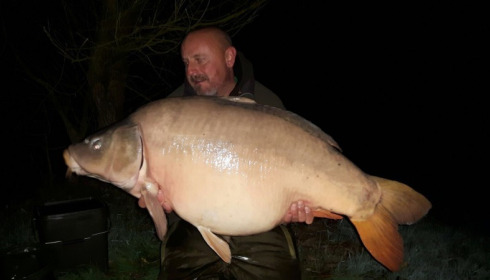 A 61 lb carp from Beaurepaire, Simon, Nov 2017