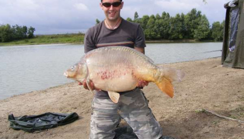 A 41 lb carp from Beaurepaire, J.Sergent, Aug 2010