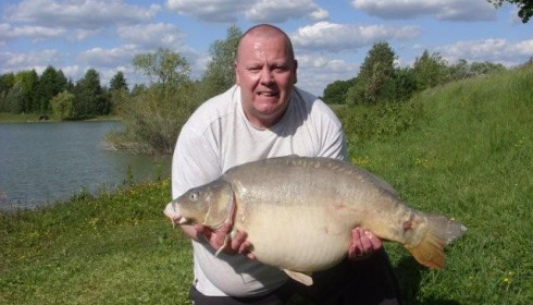 A 33 lb 1 oz carp from Beaurepaire, Steven Godridge, May 2011