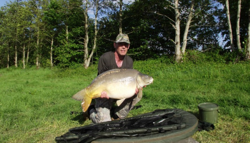 A 40 lb 8 oz carp from Beaurepaire, Simon Saunders, May 2013