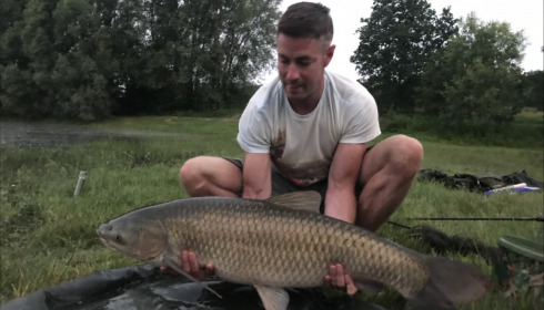 A 31 lb 9 oz grass carp from Beaurepaire, Nick Cronshaw, Jun 2018