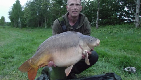 A 43 lb 12 oz carp from Beaurepaire, Simon Saunders, May 2013