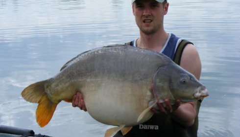 A 42 lb 11 oz carp from Beaurepaire, May 2009