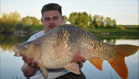 A 22 lb 6 oz carp from Beaurepaire, James Spikings, Jun 2019