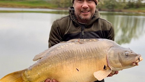 A 42 lb carp from Beaurepaire, Andrew Lowe, Nov 2022