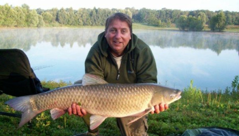 A 26 lb grass carp from Beaurepaire, Paul Gausden Party, Sep 2010