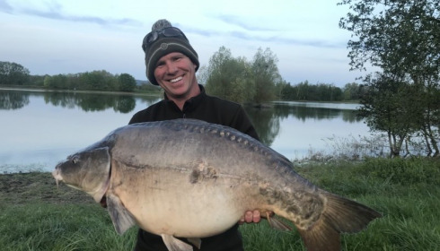 A 43 lb 4 oz carp from Beaurepaire, Damien Edwards, Apr 2018