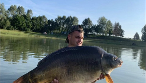A 42 lb 2 oz carp from Beaurepaire, Gareth Barrett, Aug 2019