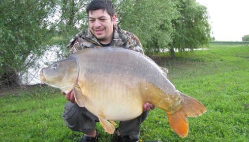 A 44 lb carp from Beaurepaire, Ahleng Young, May 2014