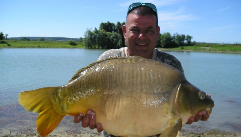A 28 lb carp from Beaurepaire, Paul, Jul 2010