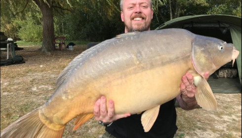 A 42 lb carp from Beaurepaire, Stu, Oct 2018