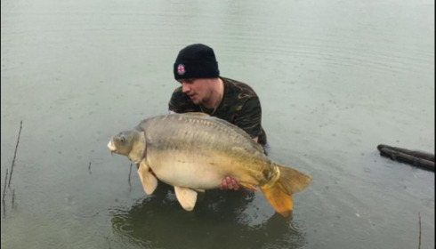 A 37 lb 10 oz carp from Beaurepaire, Apr 2019