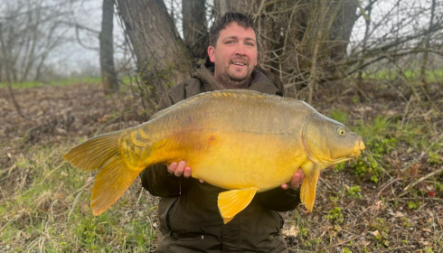 A 29 lb carp from Beaurepaire, Stephen Mead, Apr 2023
