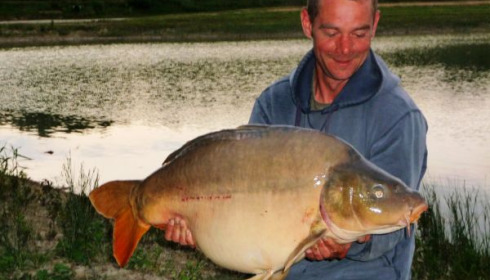 A 41 lb 5 oz carp from Beaurepaire, Dilly, Jun 2011