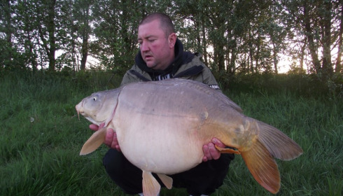 A 42 lb carp from Beaurepaire, matt Hope, May 2012