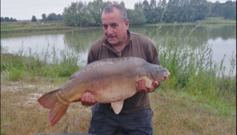 A 42 lb 8 oz carp from Beaurepaire, Spatty, Sep 2019
