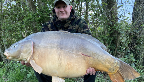 A 51 lb 8 oz fish from Blue Lake, Kev, Apr 2022