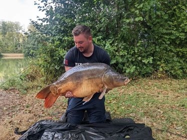 A 42 lb 8 oz carp from Blue Lake, Elliot, Aug 2022