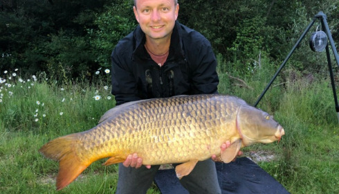 A 33 lb 8 oz carp from Blue Lake, Neal Temperley, May 2018