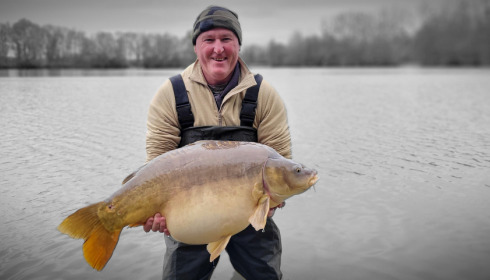 A 41 lb 4 oz carp from Blue Lake, Apr 2023