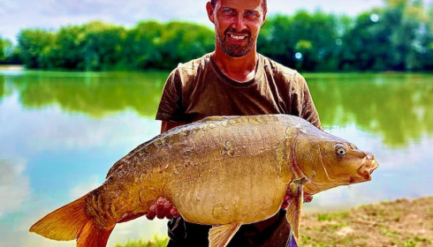A 31 lb 6 oz fish from Blue Lake, The Rat with a Zig carp, Jun 2023