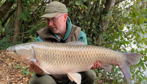 A 36 lb 12 oz grass carp from Blue Lake, shergold, Sep 2019
