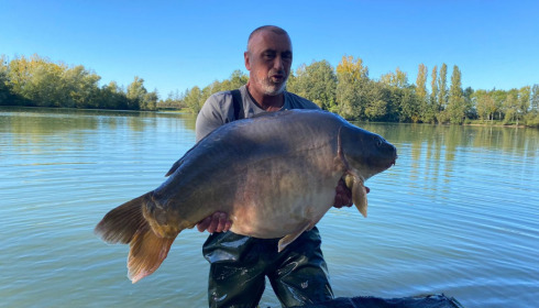 A 67 lb 2 oz fish from Blue Lake, Mirror, Oct 2021