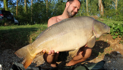 A 37 lb carp from Blue Lake, guillaume legarer, Jul 2018