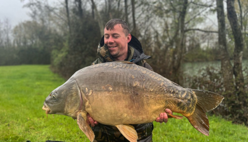 A 40 lb 2 oz carp from Blue Lake, George Goldie, Apr 2022
