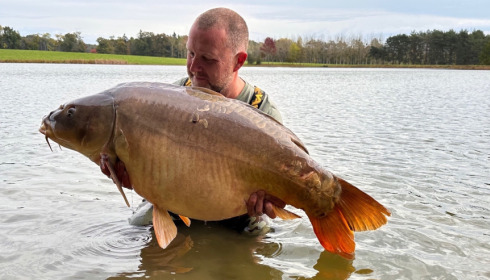 A 60 lb 6 oz fish from Boux, Mirror, Oct 2022