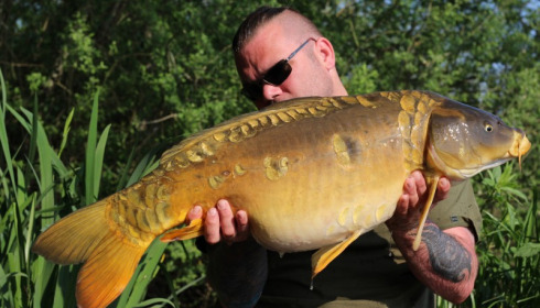 A 25 lb 12 oz carp from Brocard Large, Stewart Cliff, May 2018