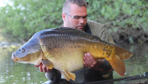 A 30 lb 8 oz carp from Brocard Large, Stewart Cliff, May 2018
