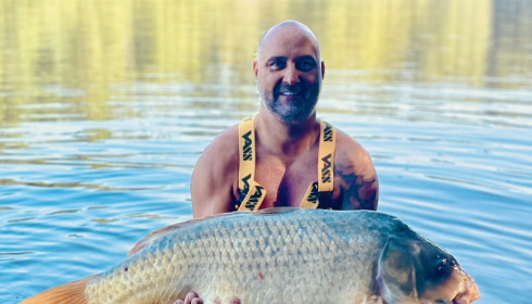 A 35 lb carp from Brocard Small, Mark Bethell, Jul 2023