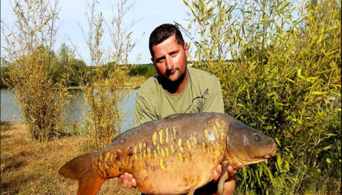 A 41 lb carp from Deux Iles, Daniel Ashmore, Jul 2019