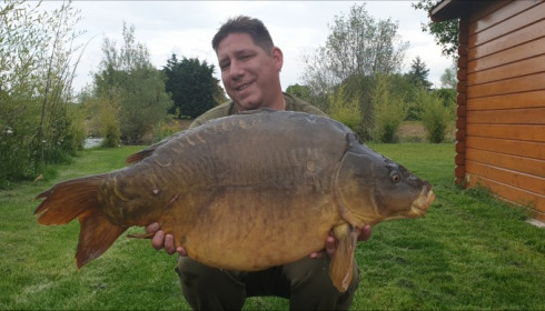 A 40 lb carp from Deux Iles, David Barter, May 2019