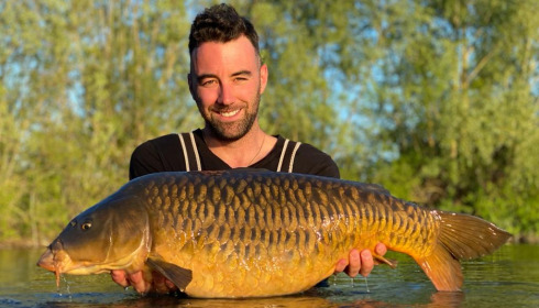 A 24 lb carp from Deux Iles, Julien, May 2021