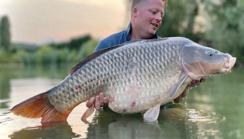 A 46 lb carp from Deux Iles, Jul 2023